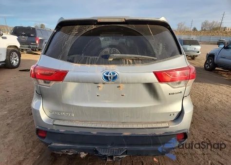 2018 Toyota Highlander Hybrid z USA, uszkodzony, nr VIN 5TDBGRFH2JS042318
